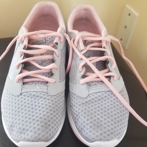 Asics Running Shoes. Size 5. Very good condition - Picture 2 of 8